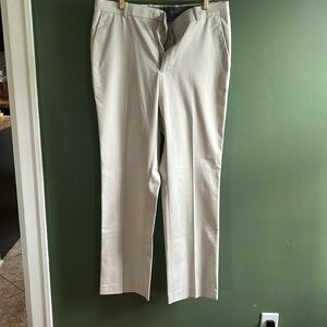 Perry Ellis Premium Comfort Waistband Tailored Fit - 33x32 - 62% Polyester 36%